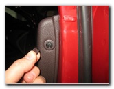 Hyundai-Tucson-Interior-Door-Panel-Removal-Guide-014
