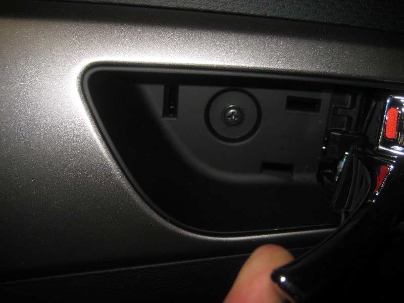 Hyundai-Veloster-Interior-Door-Panel-Removal-Guide-007