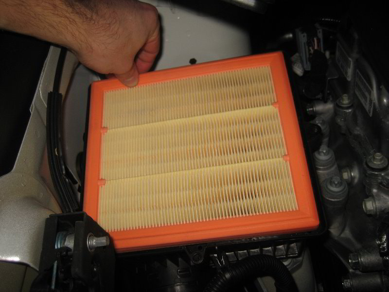 Jeep-Renegade-Engine-Air-Filter-Replacement-Guide-011