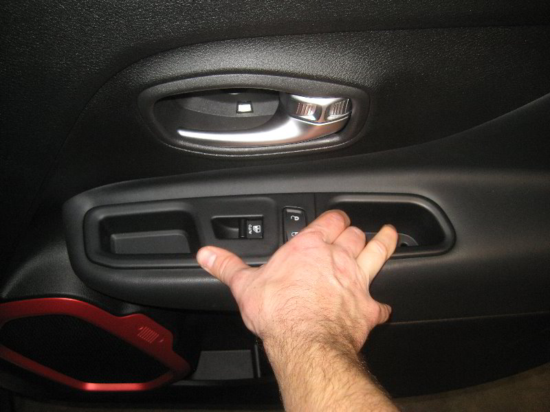 Jeep-Renegade-Interior-Door-Panel-Removal-Speaker-Replacement-Guide-063