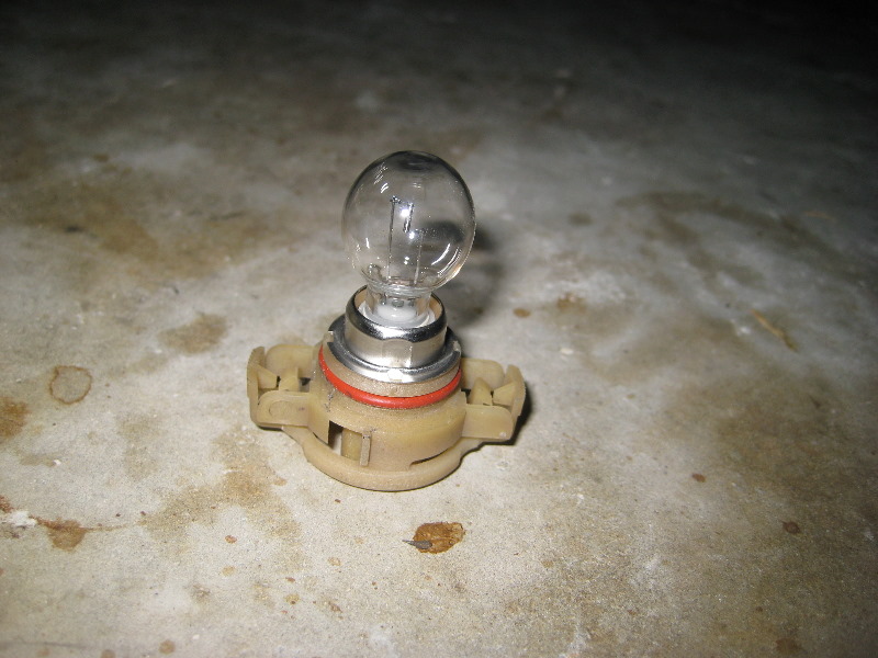 Jeep-Wrangler-Fog-Light-Bulbs-Replacement-Guide-006