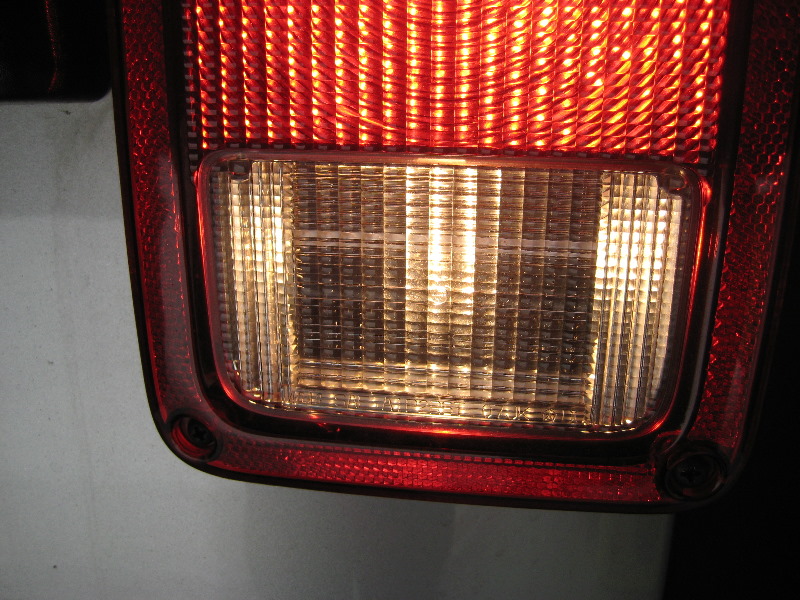 Jeep-Wrangler-Tail-Light-Bulbs-Replacement-Guide-024