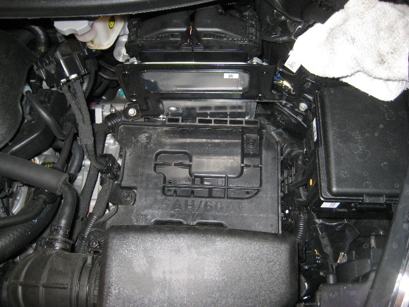 Kia-Rio-12V-Car-Battery-Replacement-Guide-018
