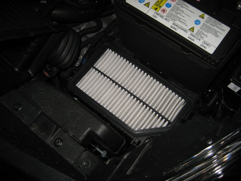 Kia-Rio-Engine-Air-Filter-Replacement-Guide-007