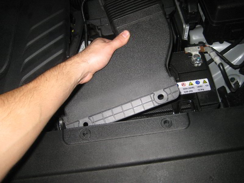 Kia-Sedona-12V-Automotive-Battery-Replacement-Guide-034