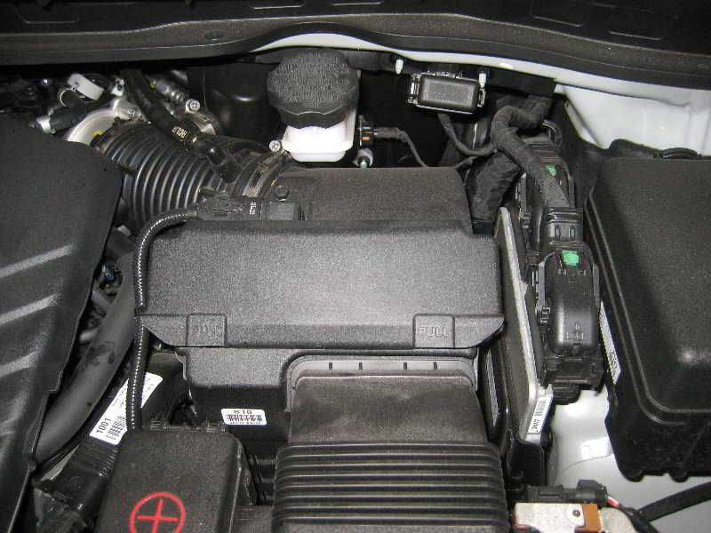 Kia-Sedona-Engine-Air-Filter-Replacement-Guide-015