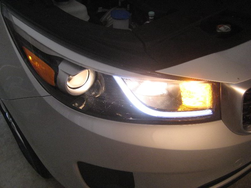 Kia-Sedona-Headlight-Bulbs-Replacement-Guide-033