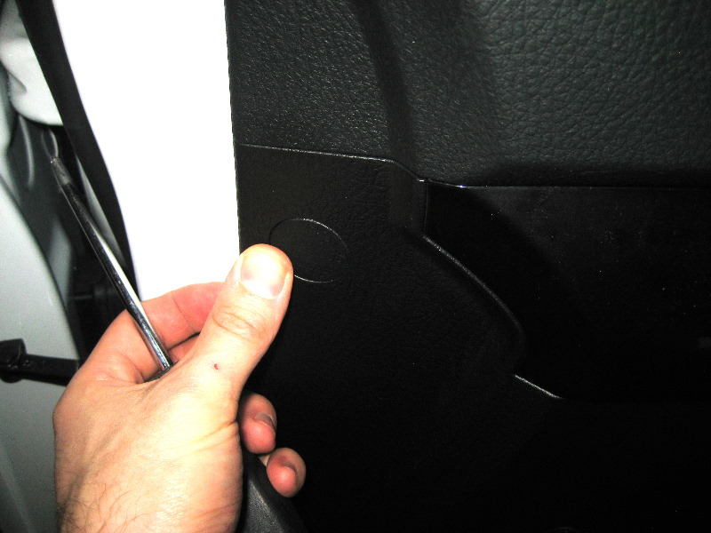 Kia-Sorento-Interior-Door-Panel-Removal-Guide-056
