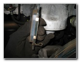 Kia-Sorento-Rear-Disc-Brake-Pads-Replacement-Guide-025