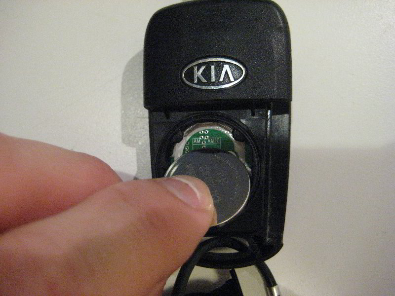 Kia-Soul-Key-Fob-Battery-Replacement-Guide-010