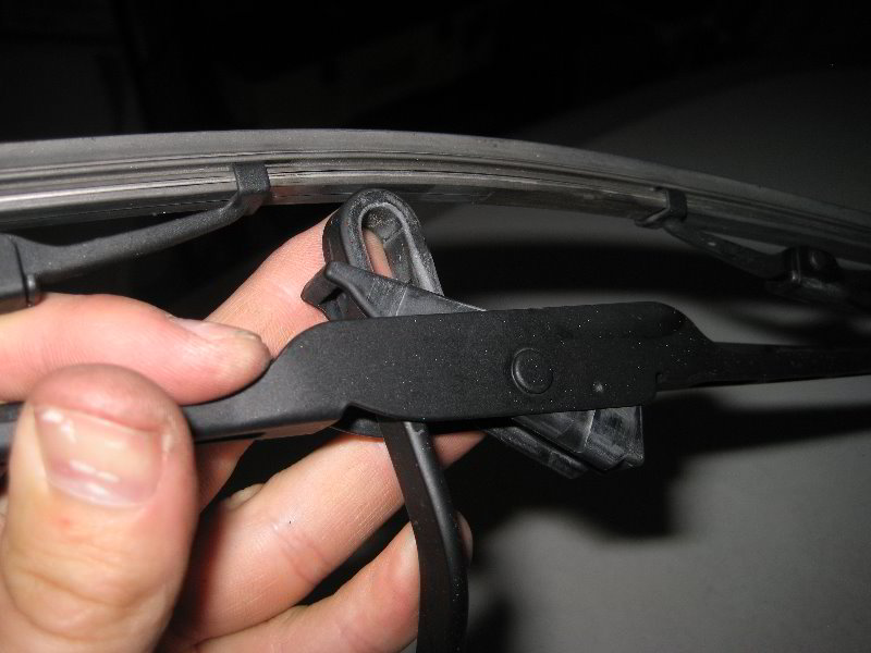 Kia-Soul-Windshield-Wiper-Blades-Replacement-Guide-011