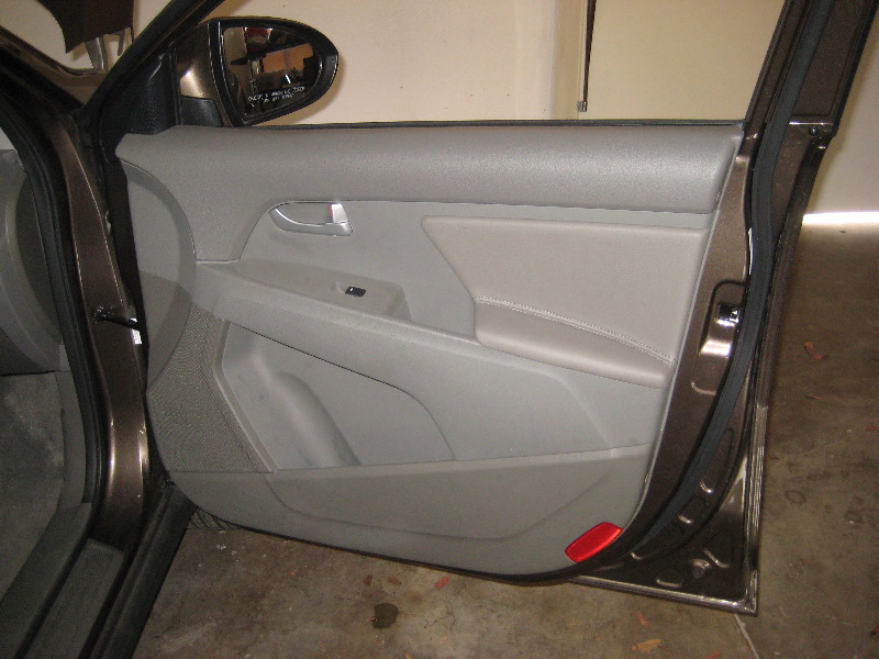 Kia-Sportage-Interior-Door-Panel-Removal-Guide-051