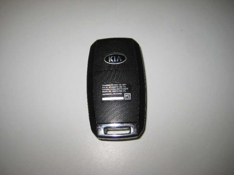 Kia-Sportage-Key-Fob-Battery-Replacement-Guide-002