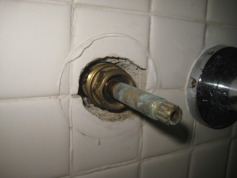Leaking-Shower-Tub-Faucet-Valve-Stem-Replacement-Guide-021