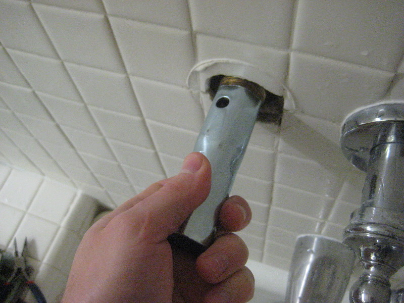 Leaking-Shower-Tub-Faucet-Valve-Stem-Replacement-Guide-023