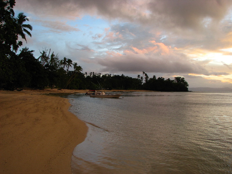 Maravu-Resort-Beverlys-Campground-Beach-Taveuni-Fiji-034