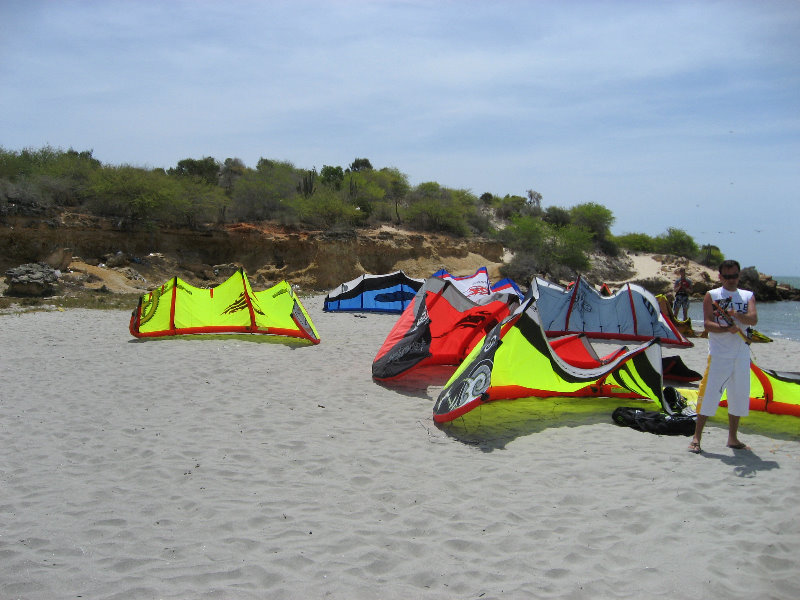 Playa-El-Yaque-Kite-Surfing-Gear