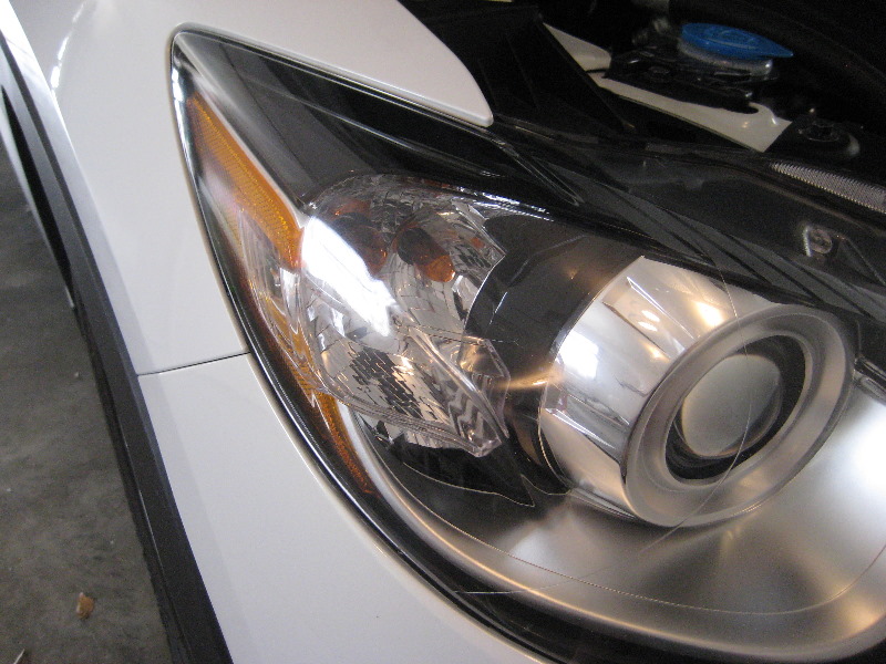 Mazda-CX-5-Headlight-Bulbs-Replacement-Guide-022