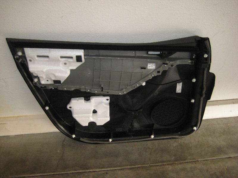 Mazda-CX-5-Interior-Door-Panel-Removal-Guide-030