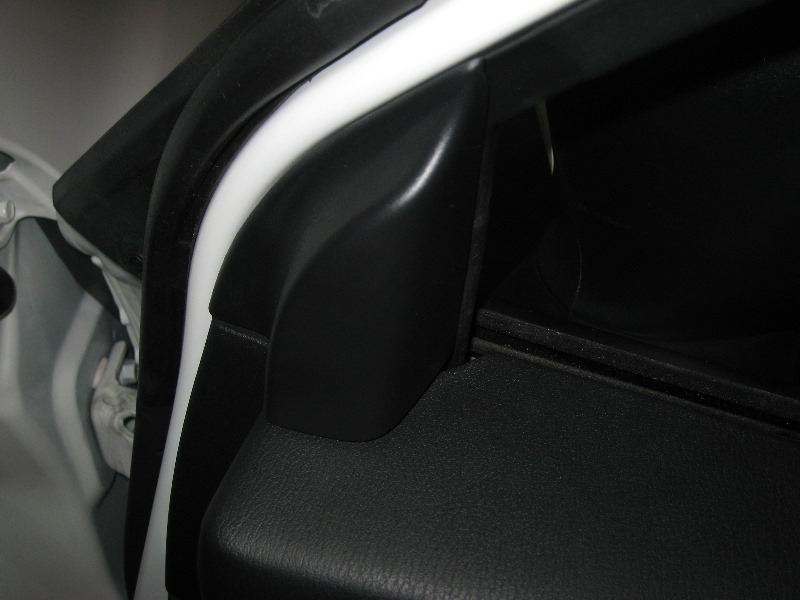 Mazda-CX-5-Interior-Door-Panel-Removal-Guide-053