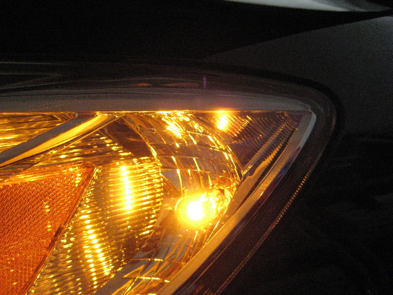 Mazda-CX-9-Headlight-Bulbs-Replacement-Guide-047