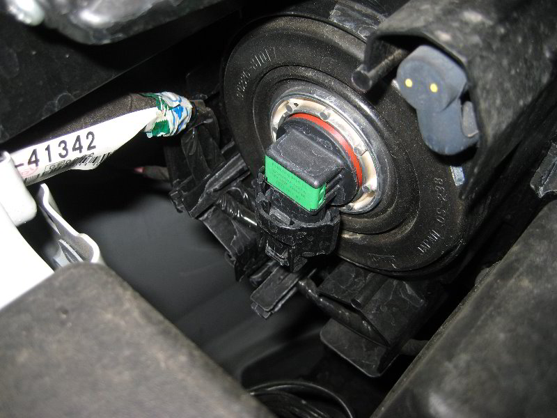 Mazda-Mazda3-Headlight-Bulbs-Replacement-Guide-003