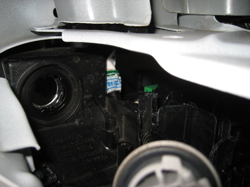 Mazda-Mazda3-Headlight-Bulbs-Replacement-Guide-035