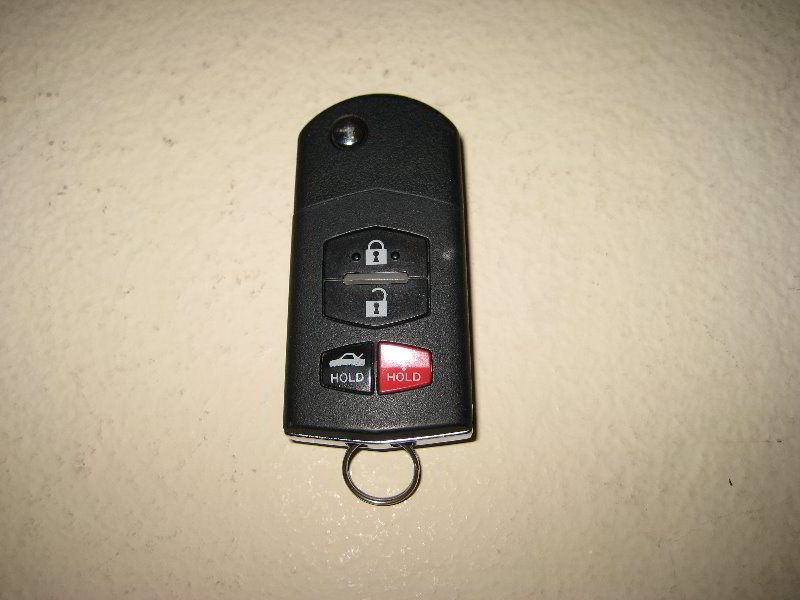 Mazda-Mazda3-Key-Fob-Battery-Replacement-Guide-020
