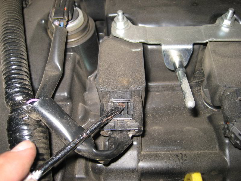Mazda-Mazda3-Skyactiv-G-2L-I4-Engine-Spark-Plugs-Replacement-Guide-005
