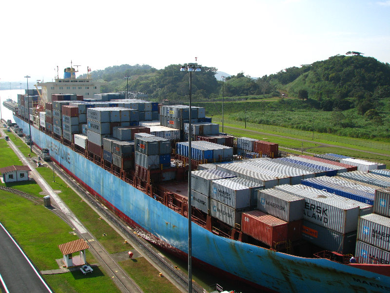 Miraflores-Locks-Panamax-Ship-Panama-Canal-024