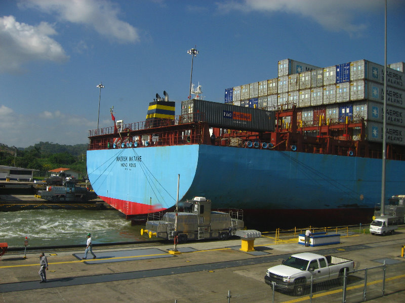 Miraflores-Locks-Panamax-Ship-Panama-Canal-046