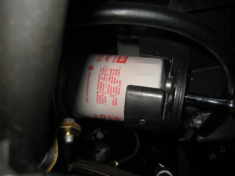Nissan-Frontier-VQ40DE-V6-Engine-Oil-Change-Filter-Replacement-Guide-020