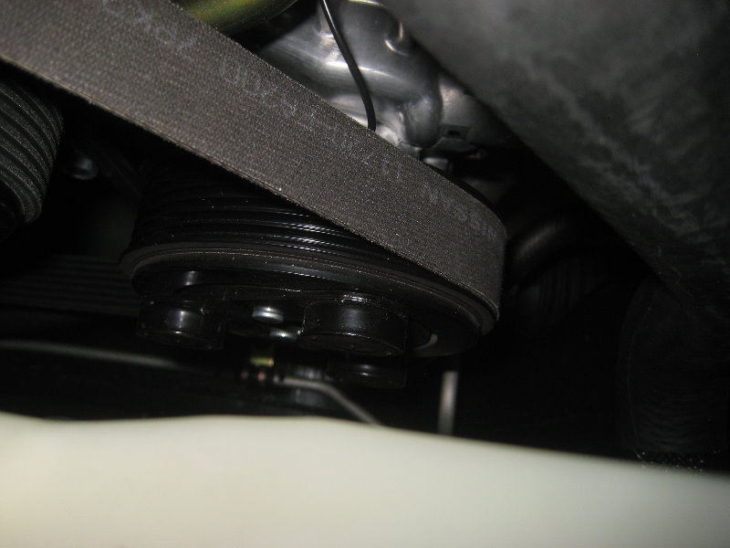 Nissan-Frontier-VQ40DE-V6-Engine-Serpentine-Belt-Replacement-Guide-036