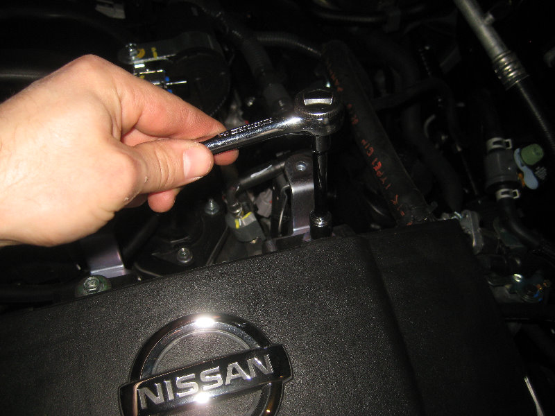 Nissan-Frontier-VQ40DE-V6-Engine-Serpentine-Belt-Replacement-Guide-045