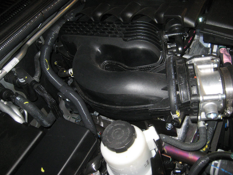 Nissan-Frontier-VQ40DE-V6-Engine-Spark-Plugs-Replacement-Guide-003