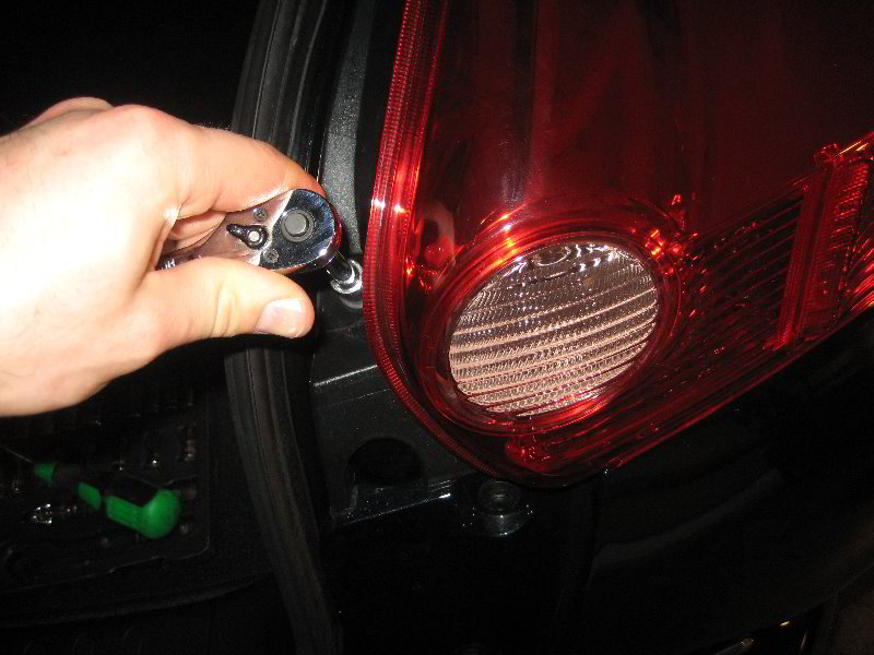 Nissan-Juke-Tail-Light-Bulbs-Replacement-Guide-023