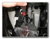 Nissan-Murano-Headlight-Bulbs-Replacement-Guide-038
