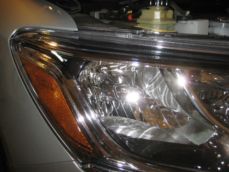 2013-2016-Nissan-Pathfinder-Headlight-Bulbs-Replacement-Guide-002