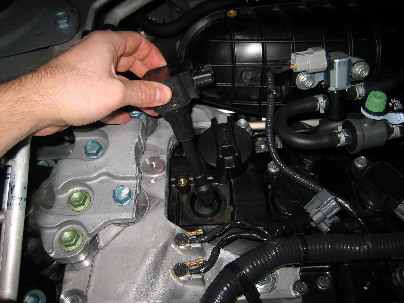 Nissan-Rogue-QR25DE-Engine-Spark-Plugs-Replacement-Guide-021