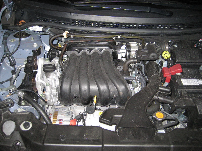 Nissan-Versa-MR18DE-I4-Engine-Oil-Change-Guide-001