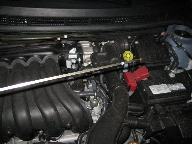 Nissan-Versa-MR18DE-I4-Engine-Oil-Change-Guide-021