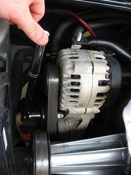 GM-Pontiac-Grand-Prix-Alternator-Replacement-024