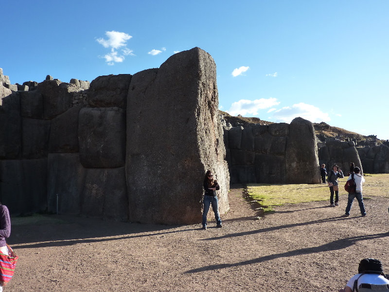 Sacsayhuaman-Inca-Fortress-Ruins-Cusco-Peru-012
