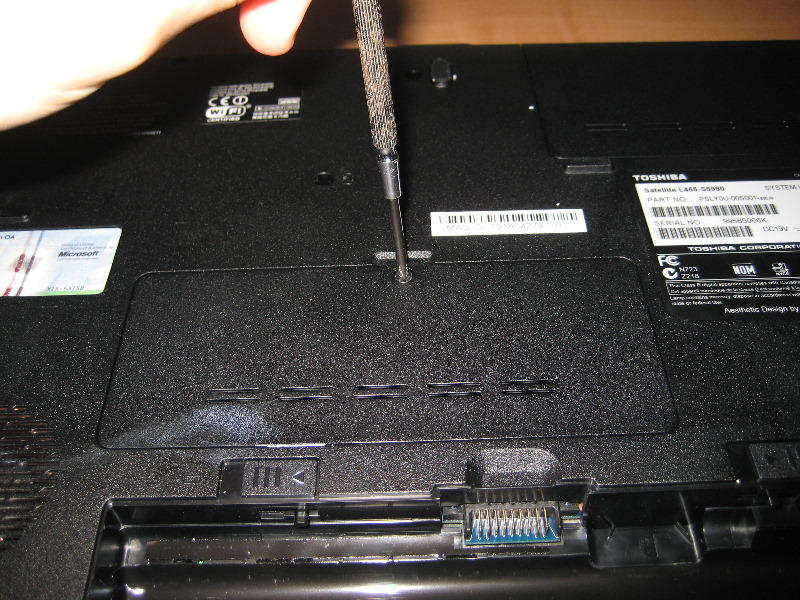Toshiba-L455-Laptop-Hard-Drive-RAM-Upgrade-Guide-006