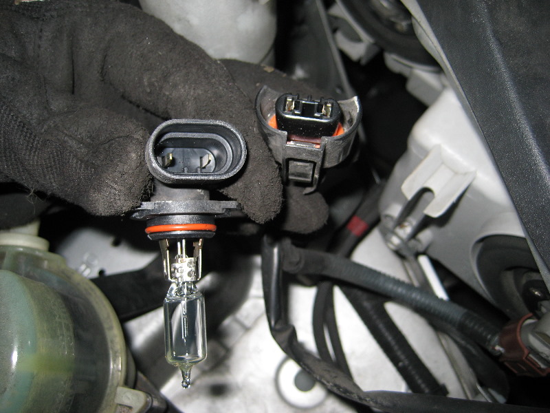 Toyota-4Runner-Headlight-Bulbs-Replacement-Guide-020