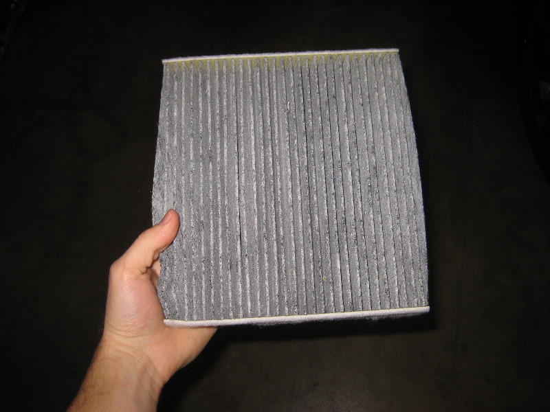 Toyota-Avalon-Cabin-Air-Filter-Replacement-Guide-015