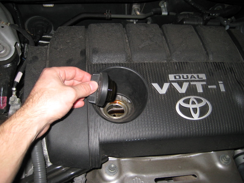 Toyota-Camry-Engine-Oil-Change-DIY-Guide-021