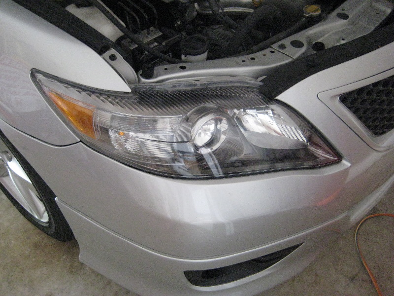 Toyota-Camry-Headlight-Bulbs-Replacement-Guide-001
