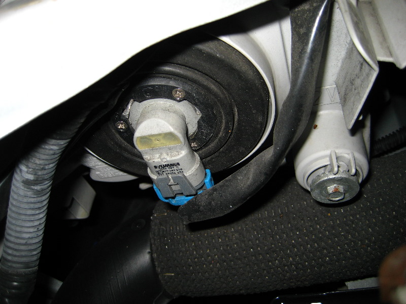 2003 Toyota corolla headlight bulb replacement
