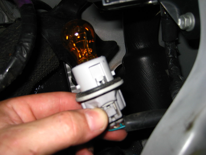 Toyota-Corolla-Headlight-Bulb-Replacement-Guide-050
